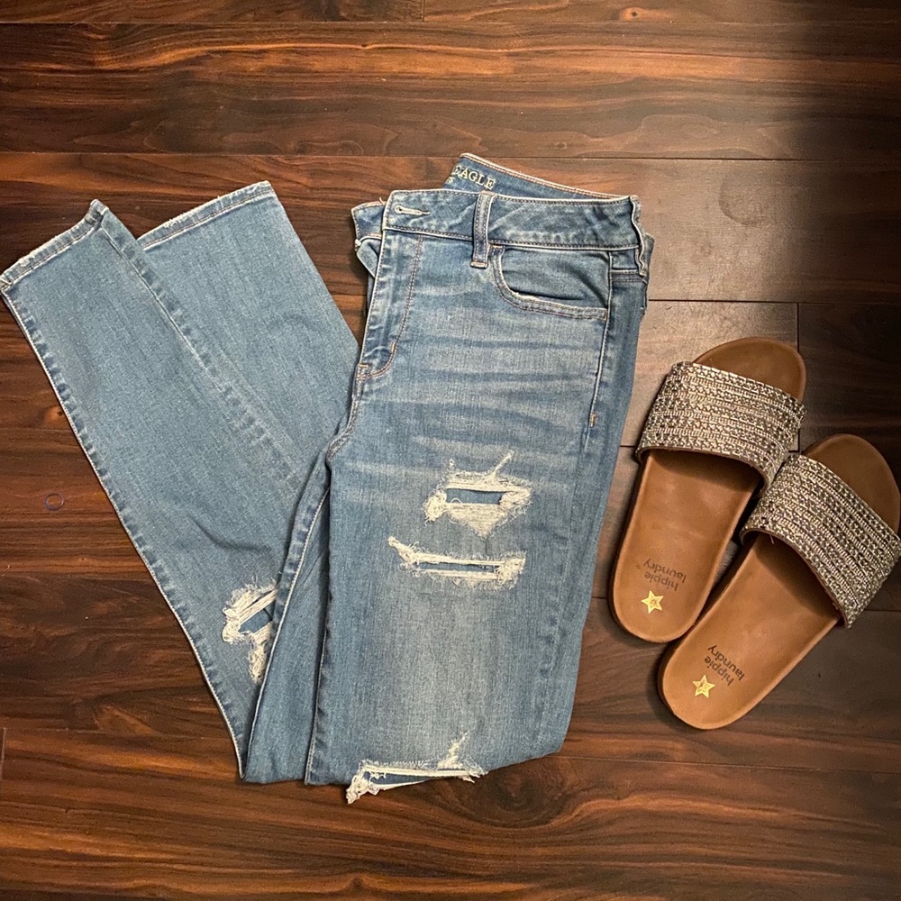 Hi-rise AE distressed jegging
